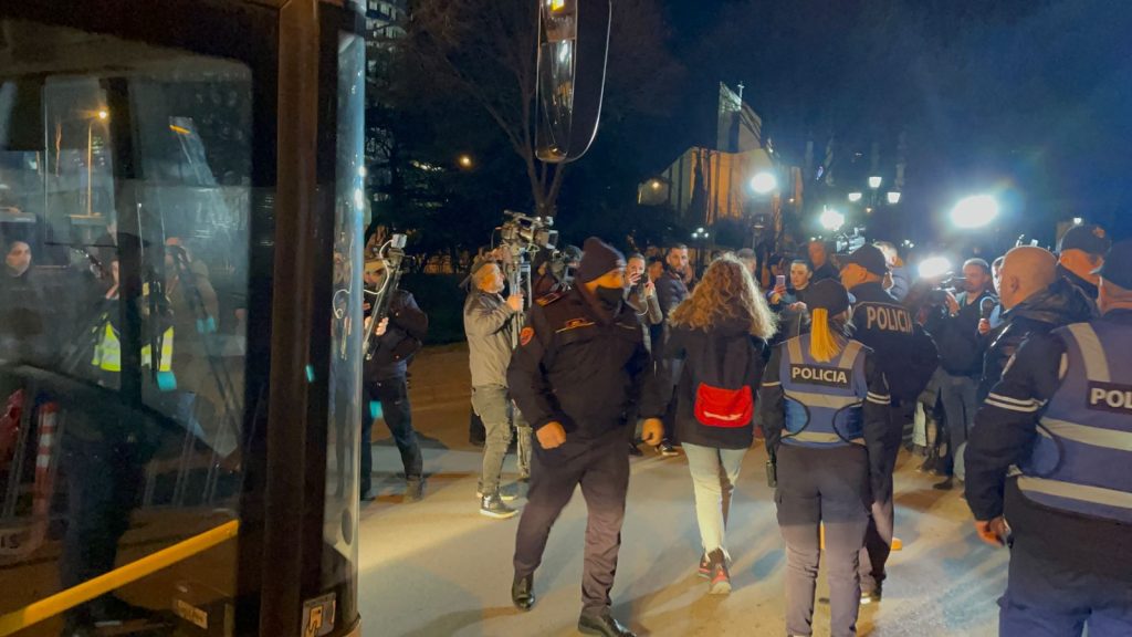 policia protesta