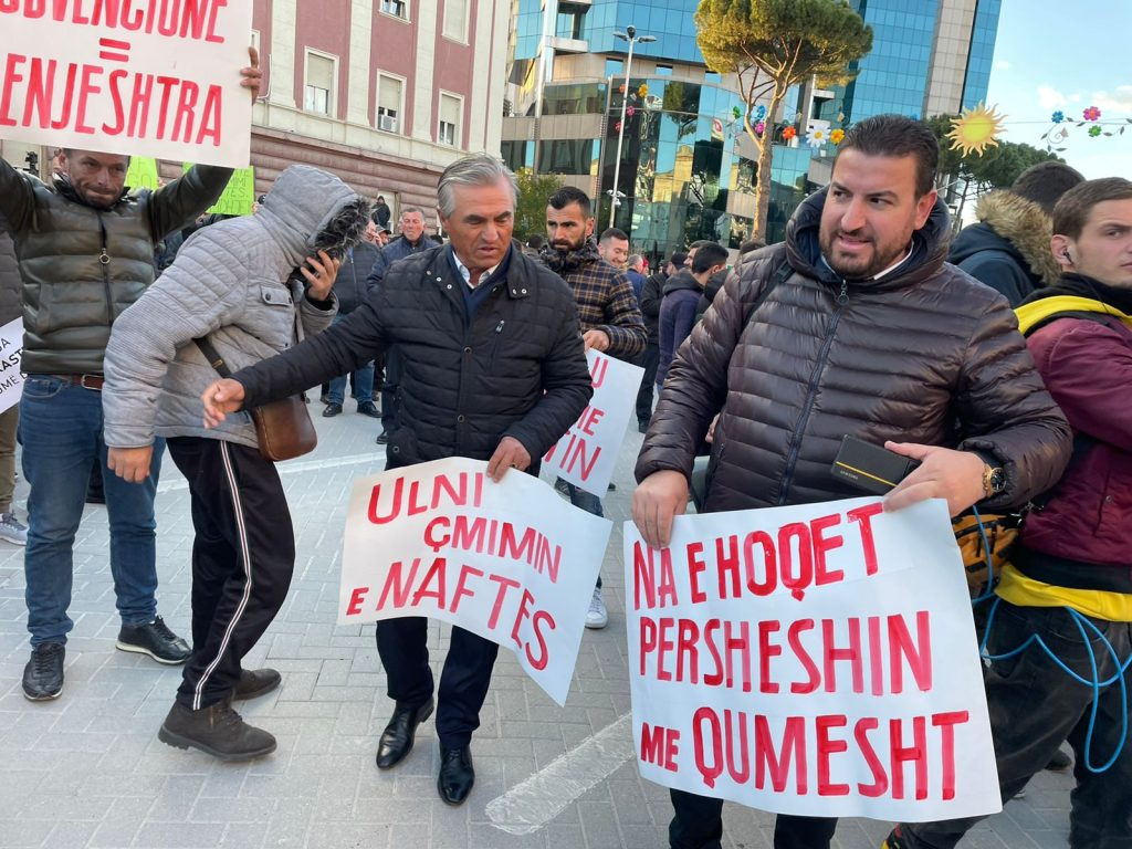 protesta tirane cmimi i naftes 2