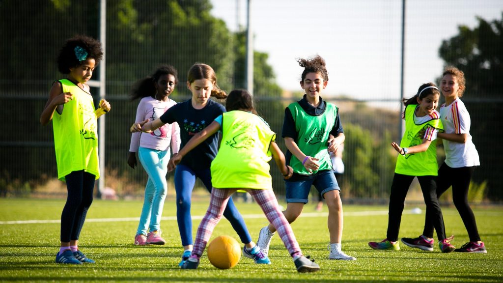 1 milion euro/ UEFA i vjen në ndihmë fëmijëve ukrainas sport in the service of peace 002