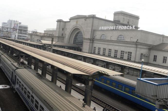 Forcat ruse bombardojnë stacionin e trenit, pezullohen udhëtimet treni 1