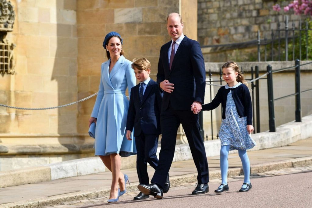 William dhe Kate Middleton, e gjithë familja e kombinuar me blu gjatë meshës 064746080 09cf90d3 383a 4a20 9bdd 3576ed90c7fb