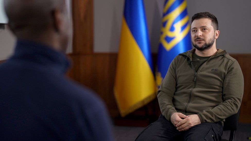 Presidenti Zelensky nuk i hap telefonin Macron: Jam me BBC tani, më vonë 1 124176582 zelensky myrie