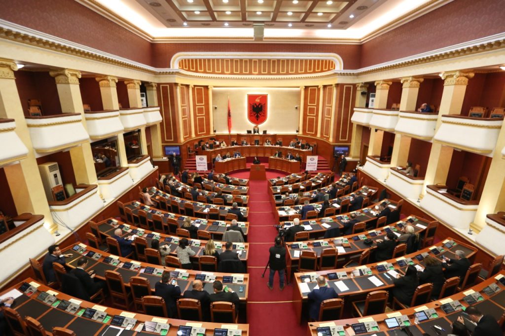 Deputeti demokrat kërkon interpelancë me Manastirliun dhe Ibrahimajn në seancën e sotme plenare 20220210215025se1