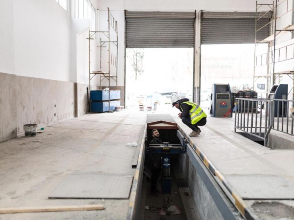 Ndan foto nga punimet në Qendrën e Kontrollit Teknik, Rama: Koncesioni që u thithi para shqiptarëve pa u dhënë shërbim tashmë po ndryshon rrënjësisht 277793079 521778172651182 6406108305867582401 n
