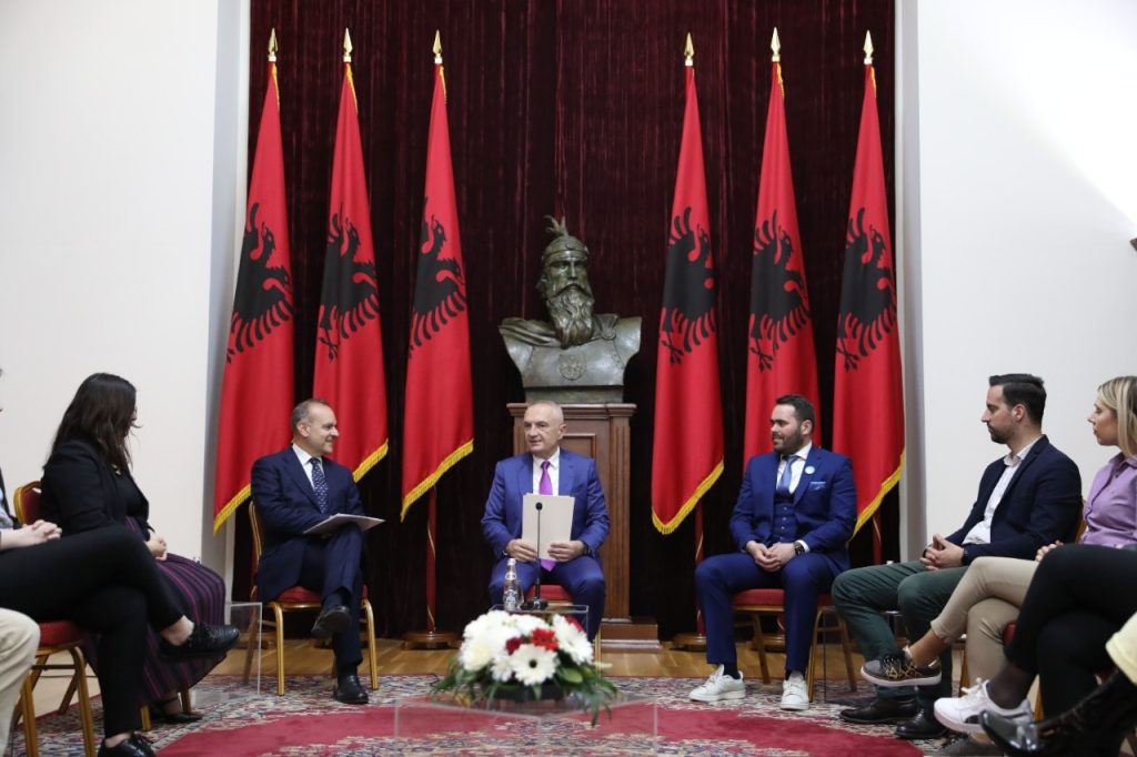 "Rinia të marrë në dorë fatet e saj". Meta thirrje të rinjve: Ka ardhur koha për një zgjim 1 278339020 529280701900503 4241763418391829133 n