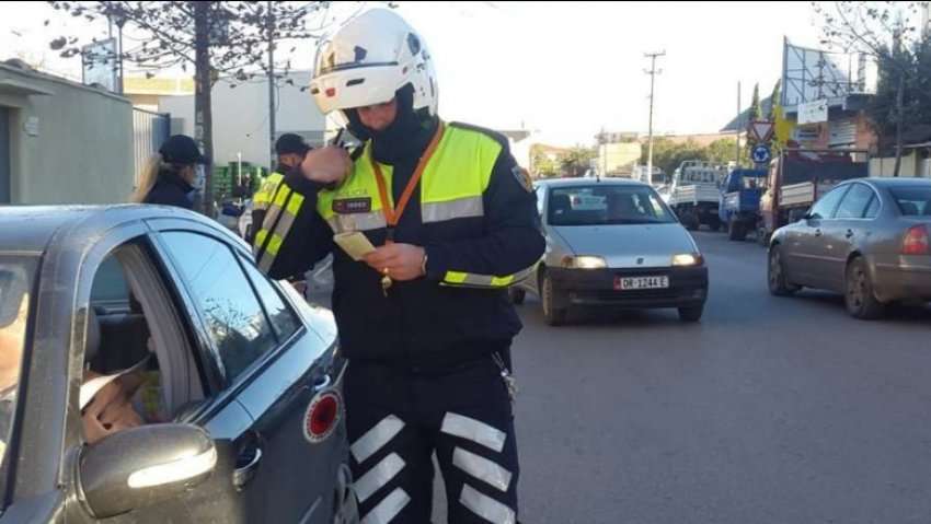 Tiranë/ Arrestohet shoferi që drejtonte makinën nën efektin e drogës dhe kundërshtoi me dhunë policinë 741 6