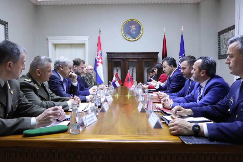 Ministri i Mbrojtjes së Kroacisë vizitë në Shqipëri, Peleshi: Të mos ketë hezitim për integrimin e Ballkanit Perëndimor 7e597fc4 11db 441a a413 c6ec5166fe1c
