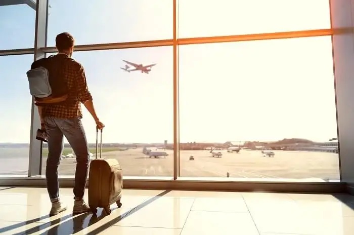 Shqipëria në listën e vendeve jeshile, Franca lehtëson masat anti-covid për shtetasit shqiptarë Airports In New York Cover