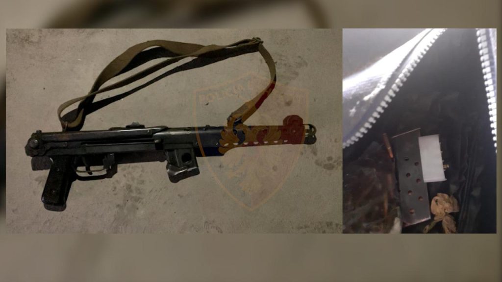 Tiranë/ I gjenden armë si "Sharrs", shotgun, shpata antike e pistoleta me mulli, pranga 38-vjeçarit 2 Arme 1