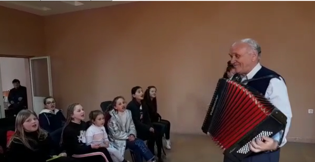 “Koha e leshit”: Shefqet Merra, ky artist i këngës dhe fjalës së “qëndisur” Shefqet Merra
