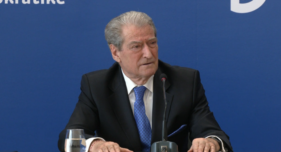 Berisha për Këshillimin Kombëtar: Agjenci mashtrimi Untitled 21