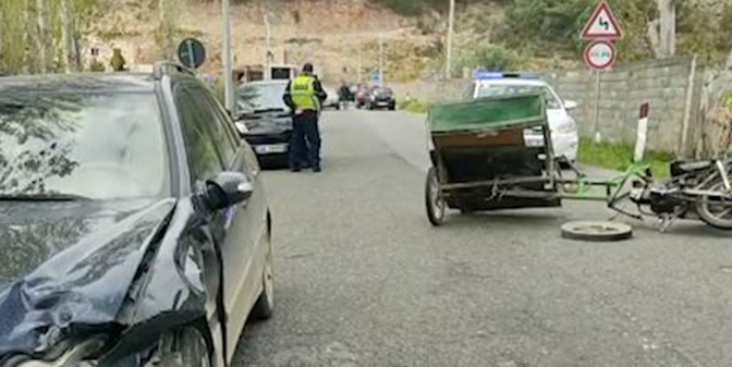 Aksident në rrugën e vjetër Lezhë-Laç, lëndohen tre të mitur Untitled 63