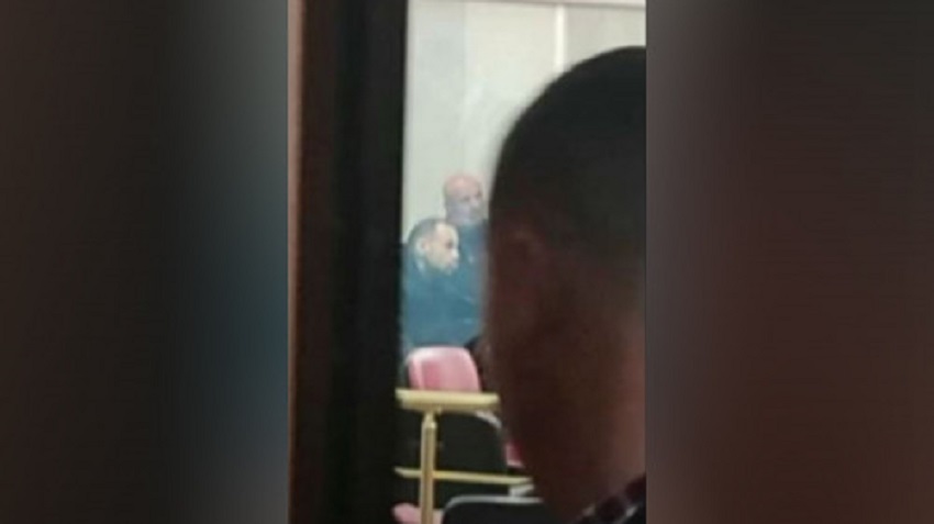 Publikohet foto e parë e ish-deputetit të PS, Alqi Bllako pas arrestimit alqi bllako gjykate2 500x281 2