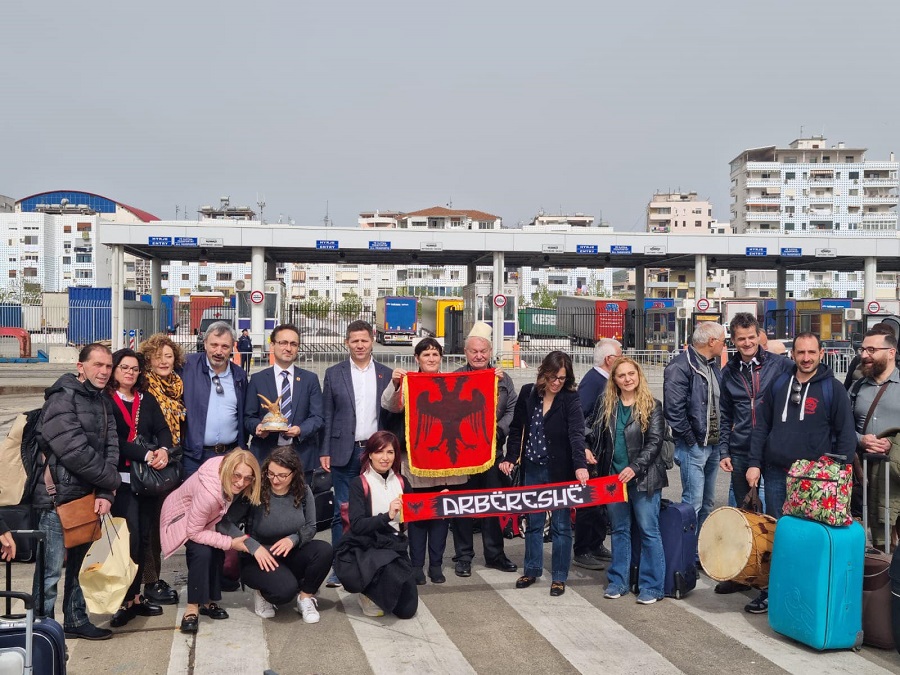 Arbëreshët rikthehen në Krujë, kujtohet 555 vjetori i çlirimit të qytetit 1 arbereshet 2