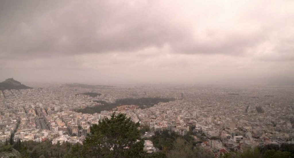 Probleme në Greqi, pluhuri i kuq i Saharasë mbulon disa qytete athinaa 1