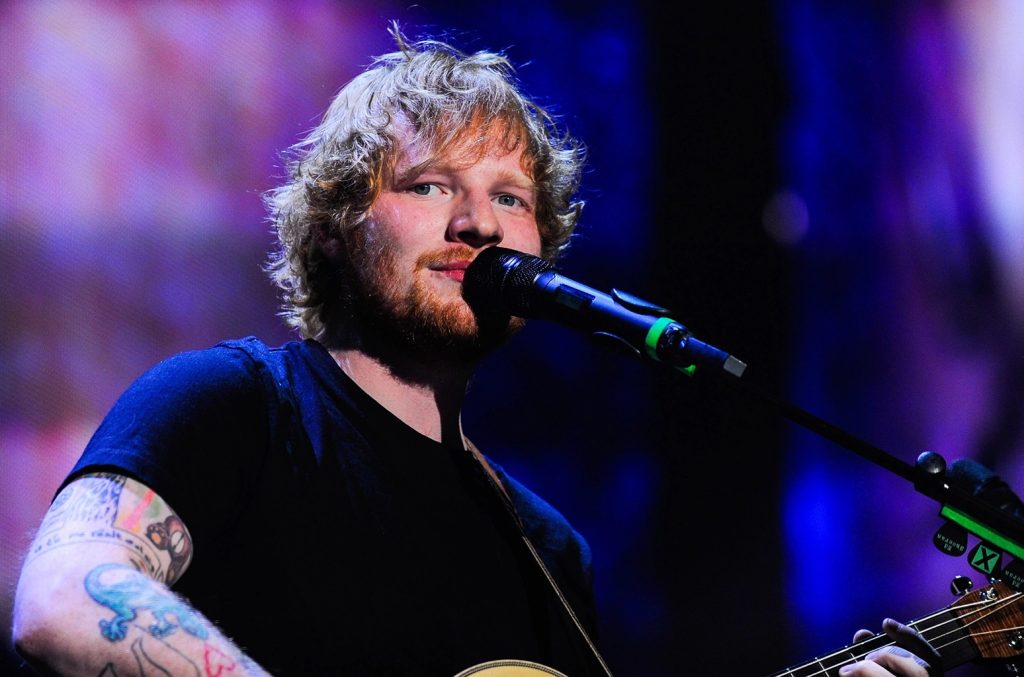 Ed Sheeran del fitues në betejën ligjore për hitin e tij “Shape of you” ed sheeran american airlines performance 2015 billboard 1548