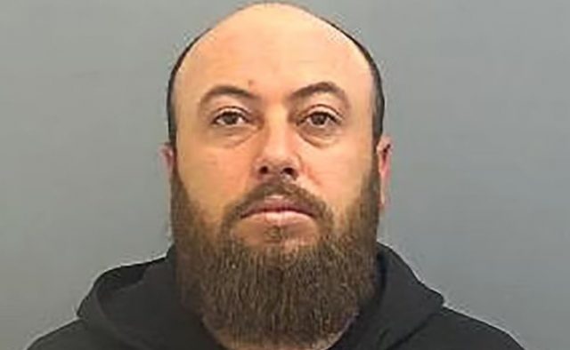 Tre shqiptarë abuzojnë me 23-vjeçaren në Angli genti haka 640x394 1