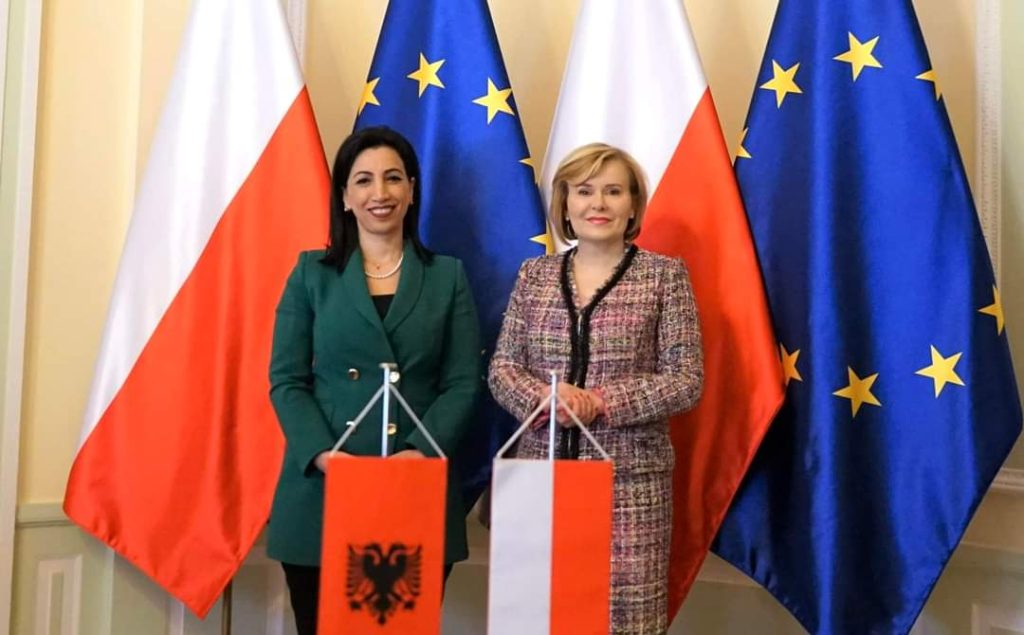 Ministrja Kushi vizitë zyrtare në Poloni për një bashkëpunim të ri mes dy vendeve në fushën e Sportit kushi