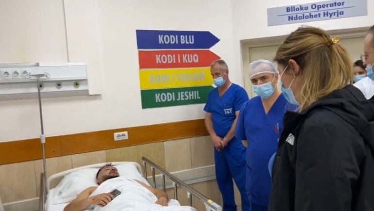 Ministrja Manastirliu viziton të lënduarit nga aksidenti i ndodhur në Tiranë: Keni shpëtuar për mrekulli ogerta 1