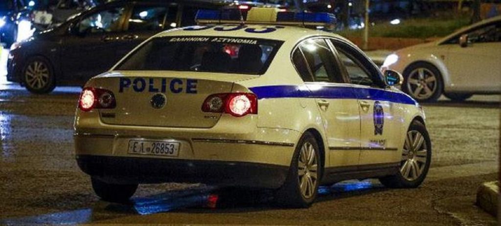 Drejt Greqisë me 8 kg kanabis në makinë, në pranga dy shqiptarë polici