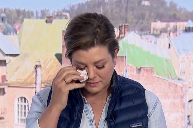 VIDEO/ Pushtimi rus, gazetarja e CNN nis të qajë në raportimin live qan