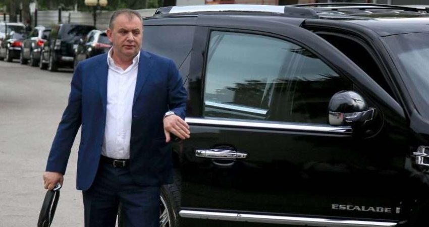 SHBA shpall non grata ish-deputetin e PS dhe Ylli Ndroqin rakipi