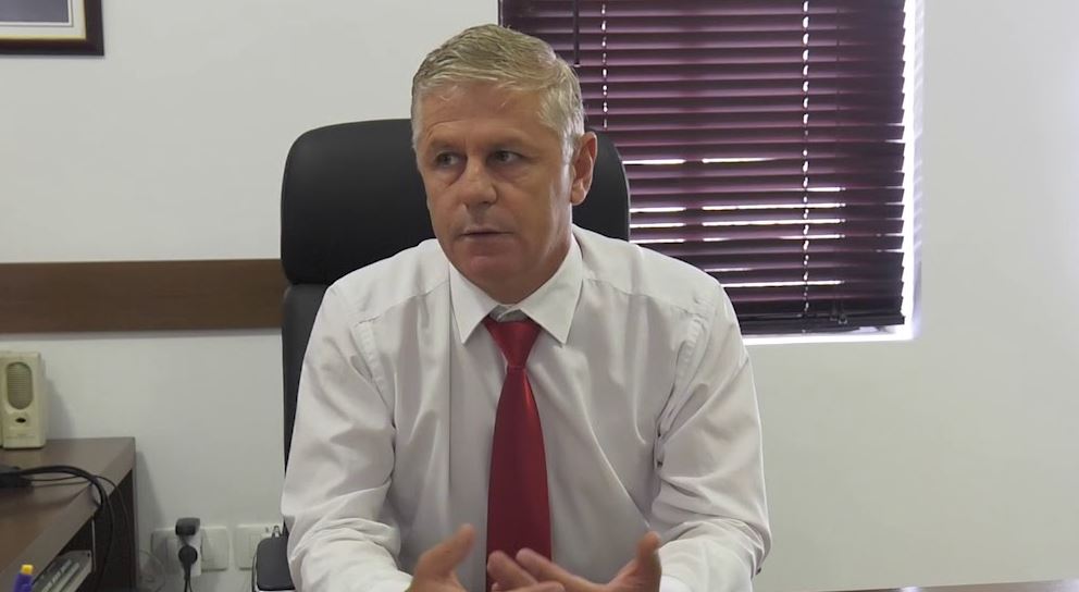 Dorëhiqet drejtori i njohur në Ministrinë e Arsimit selman hodajj