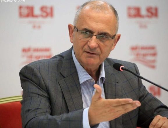 Vasili ironizon Ramën: Rroftë vetëreformimi i Ali Babës me shumë hajdutë vasili