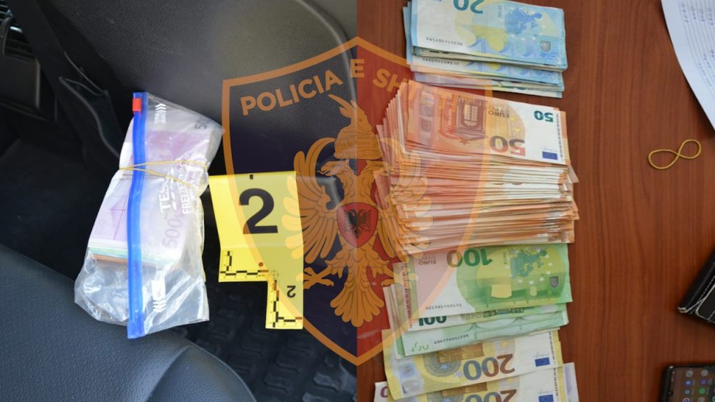 Emri/ Shpërndante drogë në qytet, arrestohet 39-vjeçari në Berat. Policia i gjen në makinë edhe... 1 121