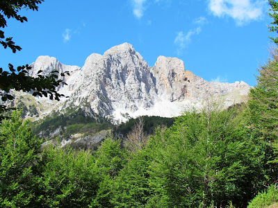 Ishin duke eksploruar Valbonën, bien në greminë dy turistë gjermanë 2012 09 15 Valbona 014