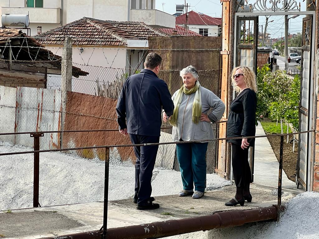 "Kur del Berisha dua të thyej televizorin”, Balla i përgjigjet qytetarit në Lushnjë: Tv bën më shumë, Saliu s'i hyn në punë askujt 1 2d7becf4 f0f9 4799 aa9b fe90a5f04700