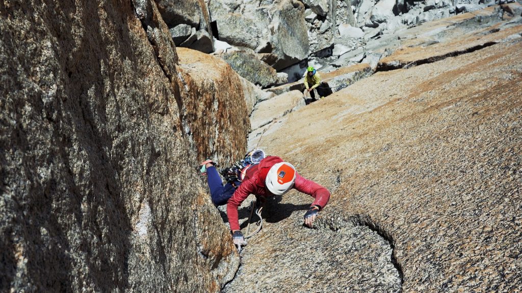 Ranë në greminë, humb jetën një nga turistët gjermanë FallingMountains 13