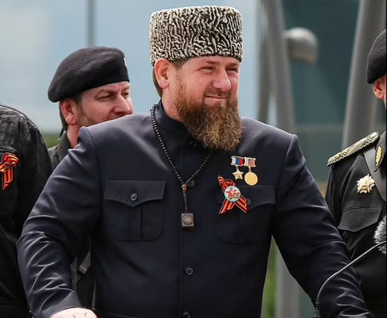 Komandanti çeçen kërcënon me sulm Poloninë në shenjë hakmarrjeje për mbështetjen ndaj Ukrainës Kadyrov 548x450 1