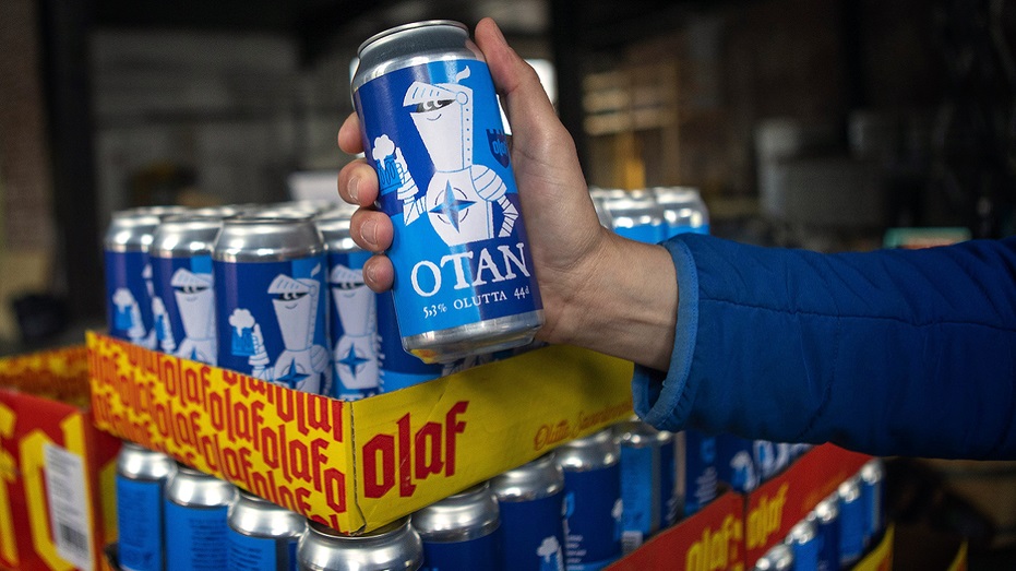 Një fabrikë në Finlandë krijon birrën speciale të quajtur “NATO” OTAN beer