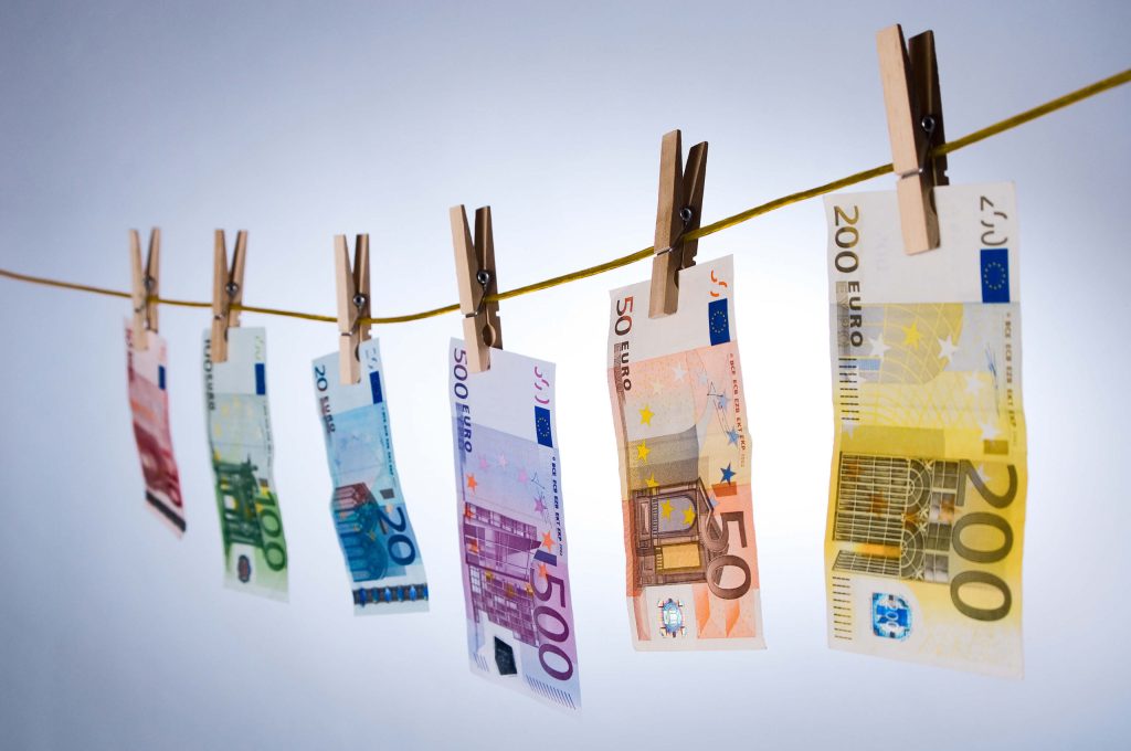 Raporti vjetor, Moneyval: Shqipëria nuk përmirësoi masat e parandalimit të pastrimit të parave Pastrim parash 1 1014 scaled 1