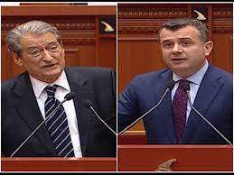 Për inat të Saliut, Balla ‘djeg’ kandidaturën e Mirakës: Katrani me bojë e bëri pis figurën e Simonit SABA