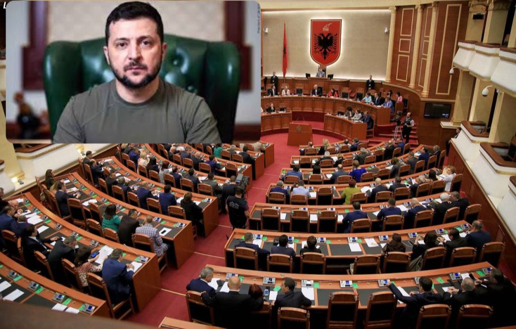 Nis fjalimi i Zelenskyyt, Kuvendi i Shqipërisë vishet me ngjyrat e flamurit ukrainas WhatsApp Image 2022 05 03 at 1.14.52 PM