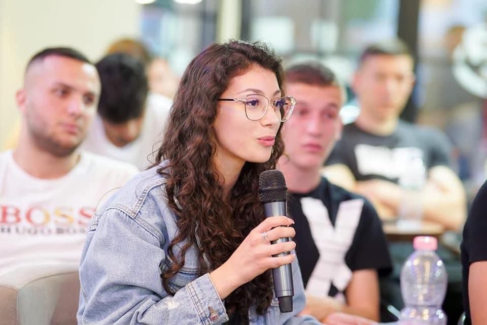 100 të rinj e të reja të Elbasanit i bashkohen PS-së, Gjiknuri: Idetë e të rinjve kanë qenë kurdoherë pjesë e agjendës sonë 4 WhatsApp Image 2022 05 15 at 10.40.38 AM 1