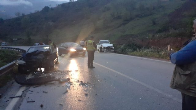 Aksident në aksin Librazhd-Përrenjas, tre të plagosur aksidenti 1