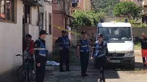 U hodh sot nga pallati Elbasan, gruaja kishte tre fëmijë, kishte denoncuar në polici dhunën nga burri dhe vjehrra download 3