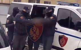 Emri/ Kërcënonte dhe dhunonte gruan duke i kërkuar para, arrestohet 36-vjeçari download 8