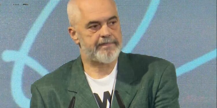 “Gratë e vajzat kryevepër, burrat për t’mos t’i parë!”/ Rama leksione vlonjatëve edi rama 2