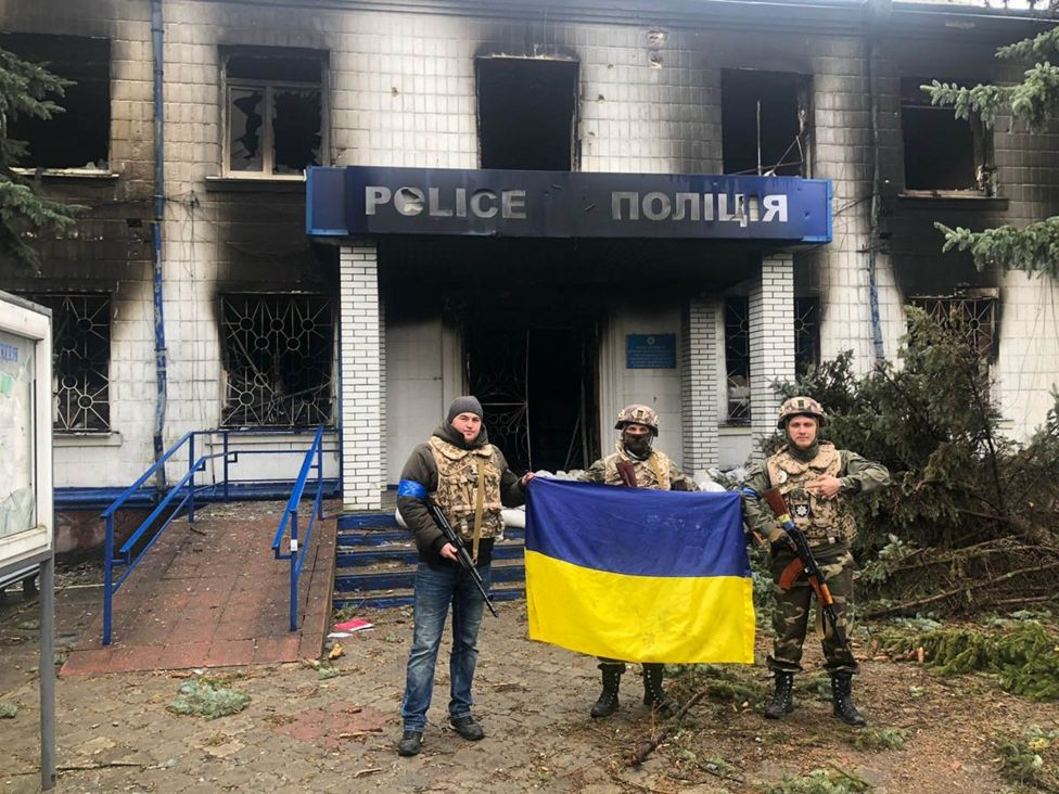 Humbi gjithë familjen nga bombardimet ruse, rrëfimi tronditës i policit ukrainas: Toka filloi të dridhej, nisa menjëherë të... 5 familja e policit ukrainas 3