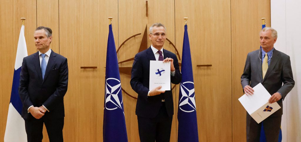 “Hap historik”/ Finlanda dhe Suedia dorëzojnë kërkesat për t’u anëtarësuar në NATO finlanda dhe suedia ne nato