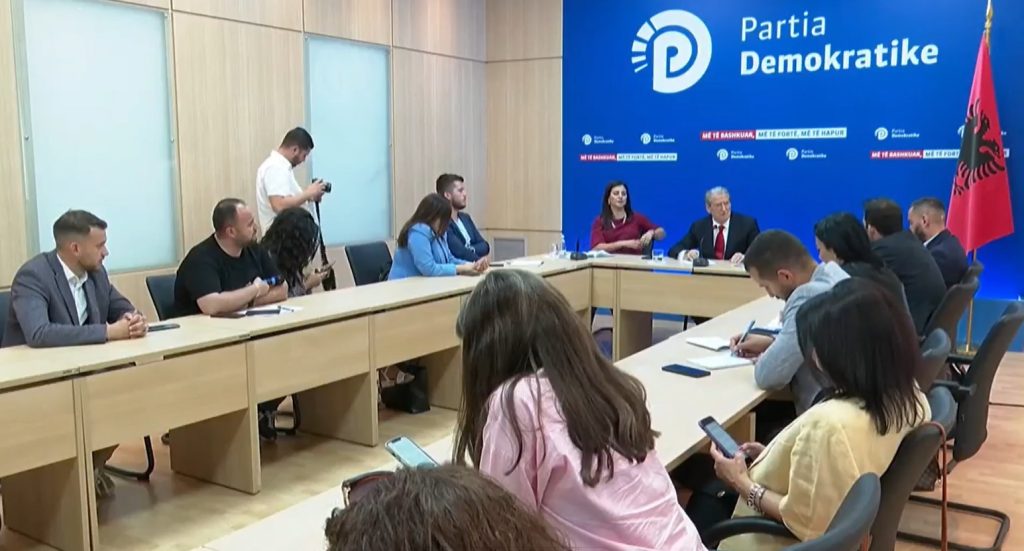 konferenca me gazetaret berisha