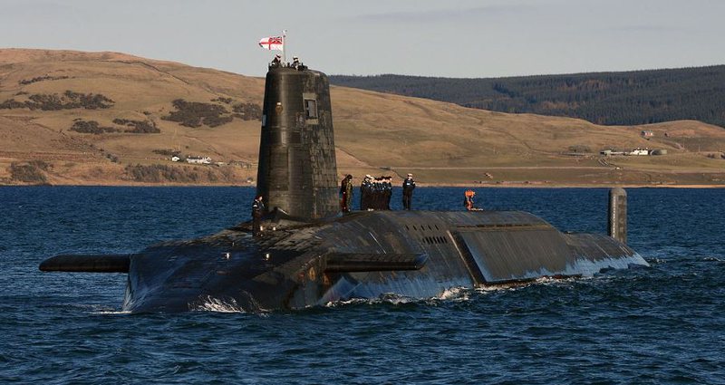 Britania i përgjigjet Rusisë, sjell në Mesdhe nëndetësen bërthamore nendetese