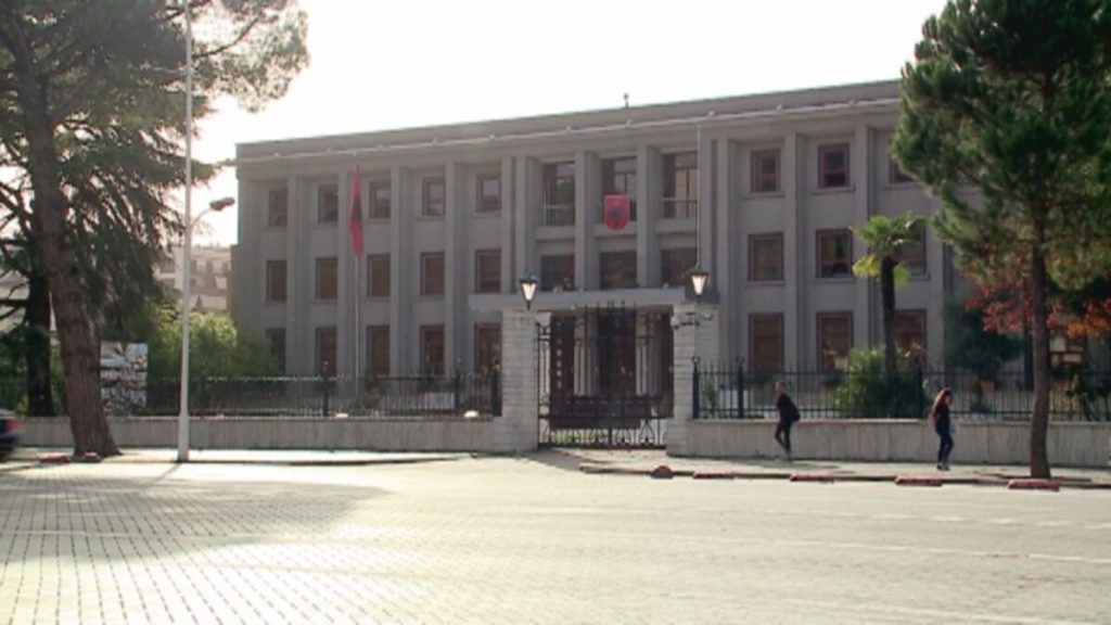 Presidenti i ri/ Sot mbaron afati i dorëzimit të emrave të kandidatëve, nesër nis raundi i parë i votimit presidenca