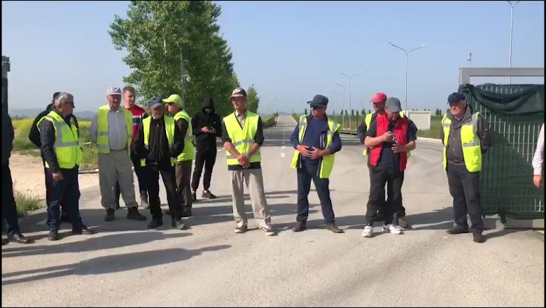 Protesta e punonjësve të inceneratorit të Fierit: Kemi 4 muaj pa marrë pagat, na gënjyen sërish proteste