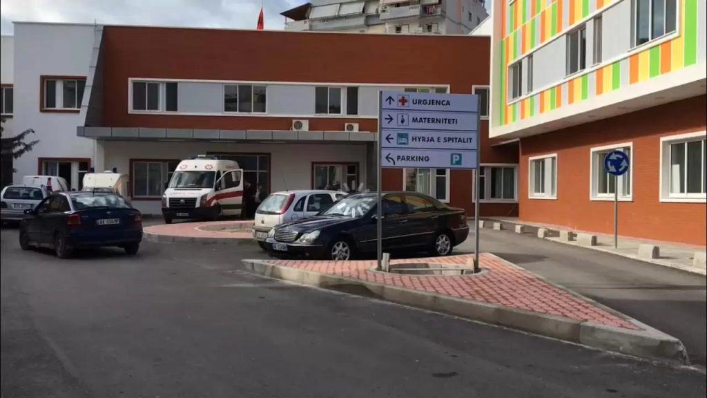 Një 38-vjeçar në Sarandë shkon në spital me plagë në qafë, ja dyshimet spitali sarande
