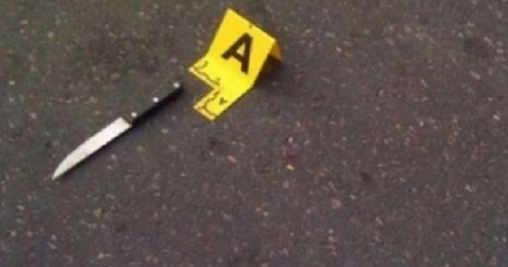 Sherr mes 2 adoleshentëve në Durrës, plagoset me thikë një 15-vjeçar thika